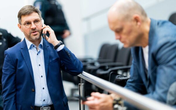 Vieni kalba apie smūgį Bartkevičiui, kiti neigia: Kandrotas pateikia savo stulbinančią versiją teisme