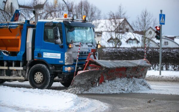 Klaipėda ruošiasi stichijai: dėl galimo staigaus atlydžio pradedami lietaus nuotekų tinklų darbai
