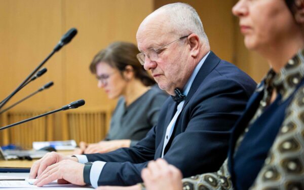 Olekas įvertino konservatorių pasitraukimą iš darbo grupės dėl LRT: normalus opozicijos žingsnis