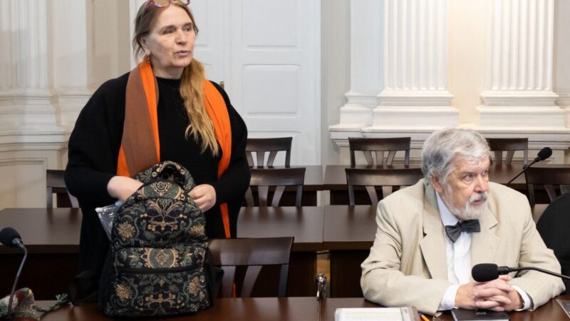 Dėl padėjimo veikti prieš Lietuvą teisiama Švenčionienė neigia niekinusi Sausio 13-osios aukas