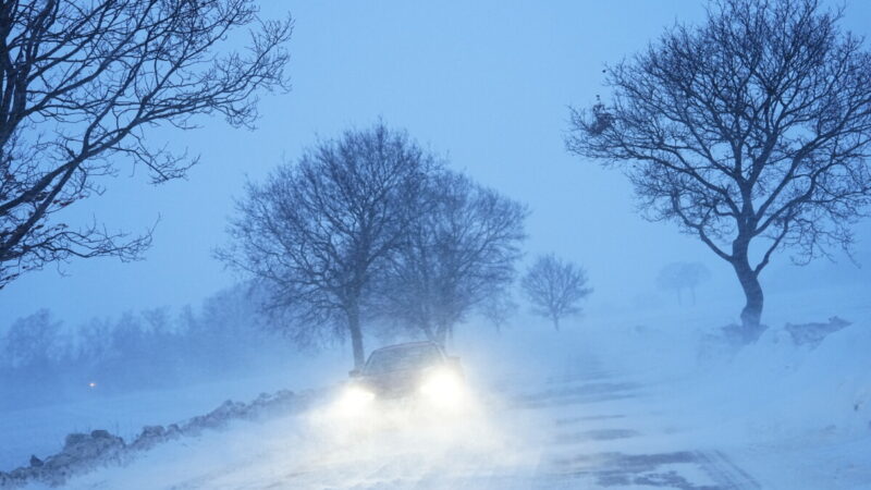 Smarkus snygis paralyžiavo Daniją, Kopenhagos gyventojai raginami likti namuose