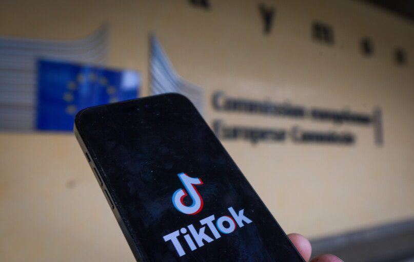 Preliminarios EK išvados: „TikTok“ priklausomybę keliantis dizainas pažeidžia ES teisę. EPA-ELTA