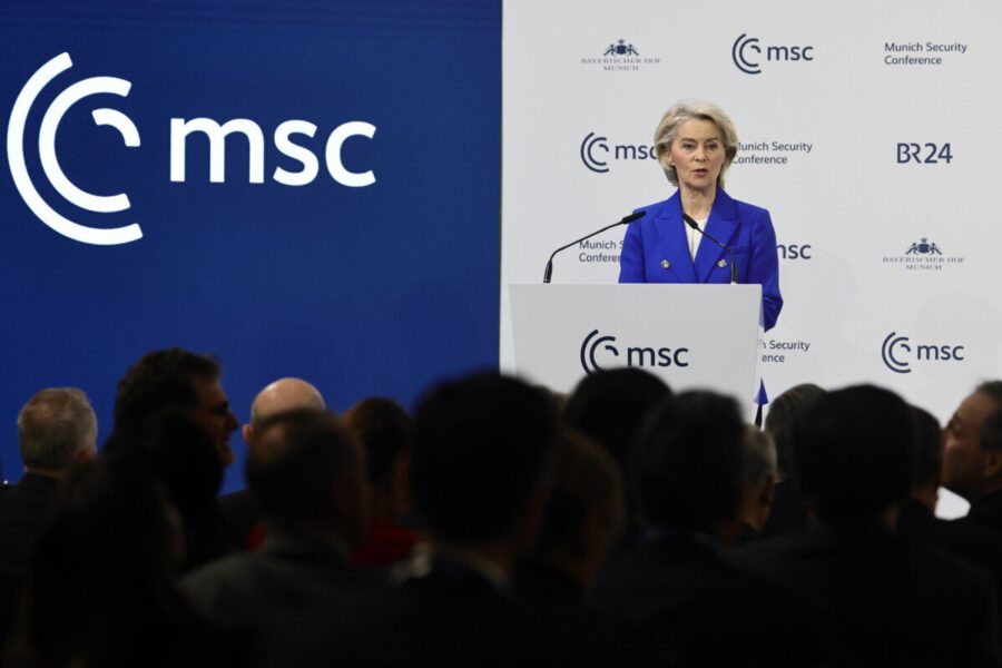 Grenlandijos klausimas kaista: tęsiantis deryboms dėl likimo Von der Leyen planuoja kelionę į salą