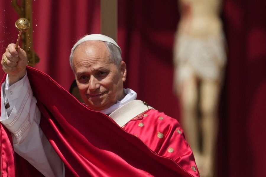 Popiežius stoja į kovą prieš dirbtinį intelektą: kunigams uždraudė DI pamokslus, kas toliau?