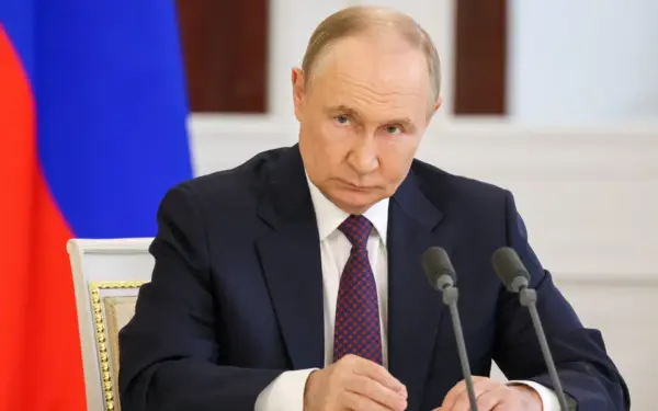 Oligarchai kviečiami greičiau gelbėti valstybę: ar Rusija artėja prie žlugimo?