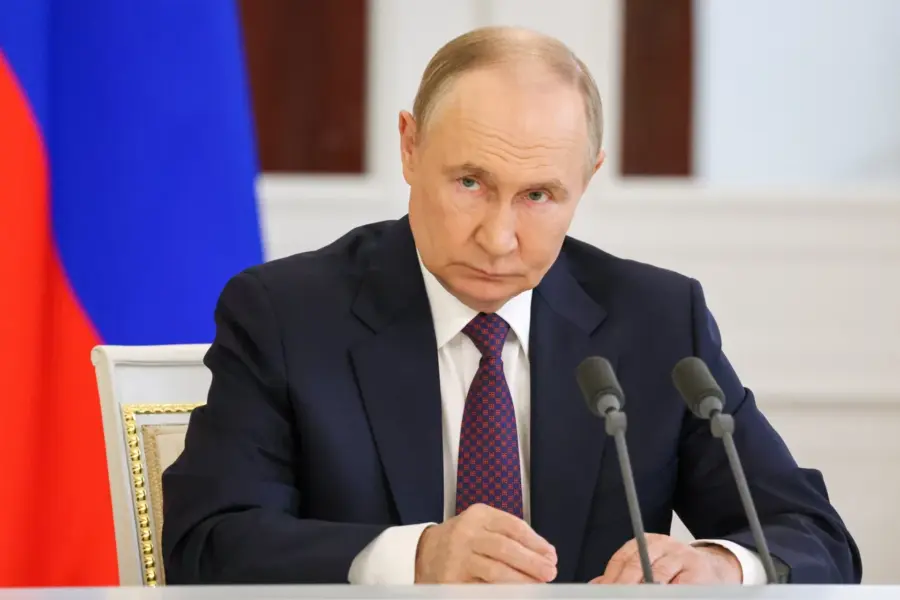 Galia, kuri braška: Putinas prabyla apie ekonomikos problemas, ar tai ženklas didesnių sukrėtimų?