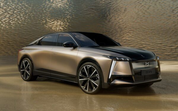 Kurie elektromobiliai nuvažiuoja toliausiai? 2026 metų sąrašas nustebino net didžiausius skeptikus