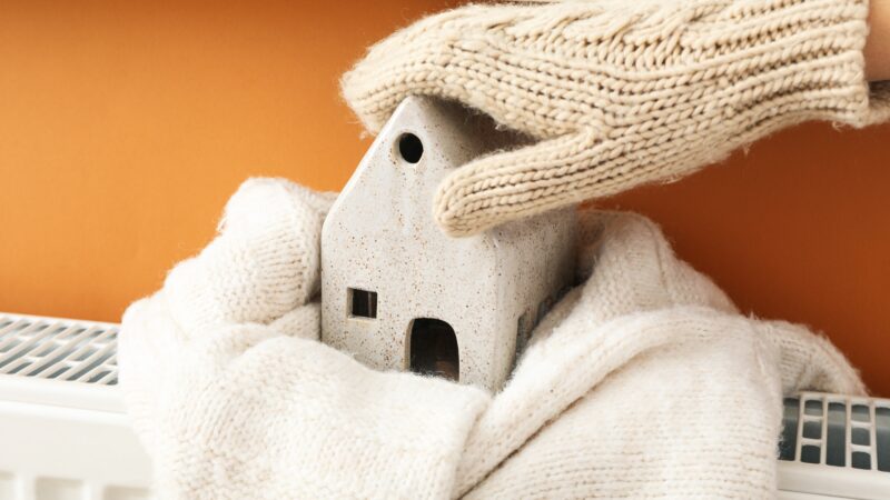 Rekordinė suma už šildymą sostinėje sukėlė paniką, kiek mokėsite jūs?