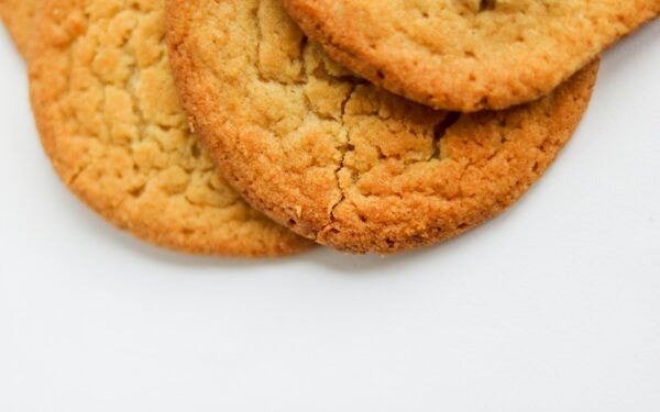 Be sviesto ir kiaušinių: vos per 15 minučių pasigaminkite itin skanius sausainius iš kasdienių produktų