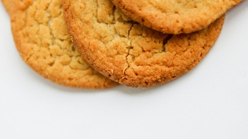 Be sviesto ir kiaušinių: vos per 15 minučių pasigaminkite itin skanius sausainius iš kasdienių produktų