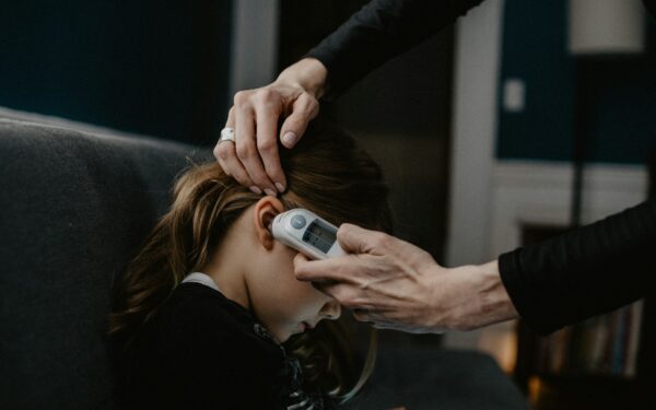 Po gripo ant kūno atsirado keistų mėlynių? Šis simptomas gali reikšti rimtą pavojų gyvybei