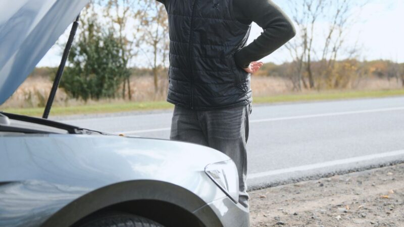 Norėjo padėti, bet neteko automobilio: plėšimas A1 kelyje