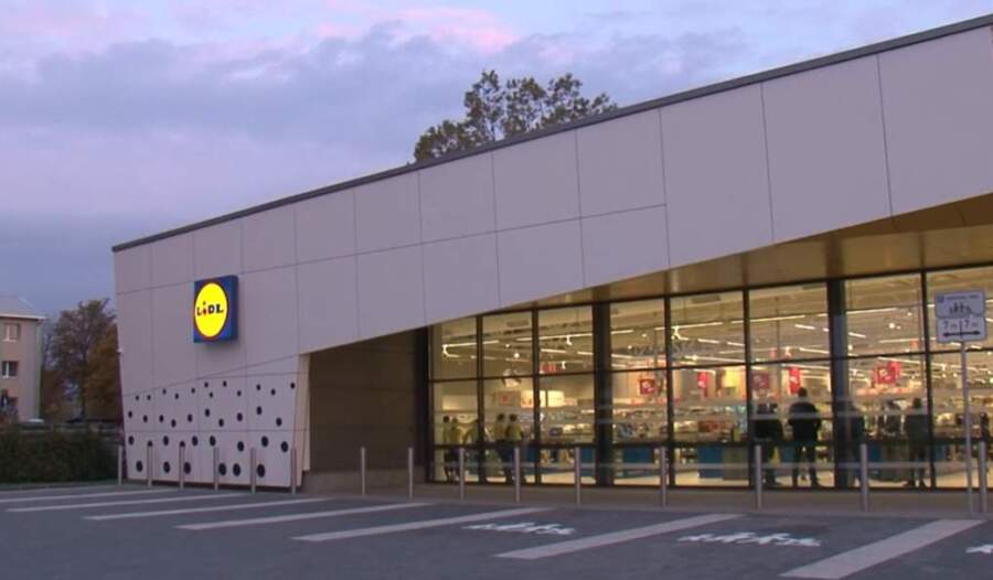 Lentynos tuštėja akyse: „Lidl“ skelbia nuolaidas, o pavasario skoniai dingsta greičiau nei tikėtasi