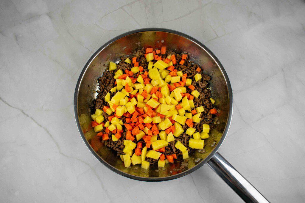 Maltos mėsos pyragėliai. Daržovės