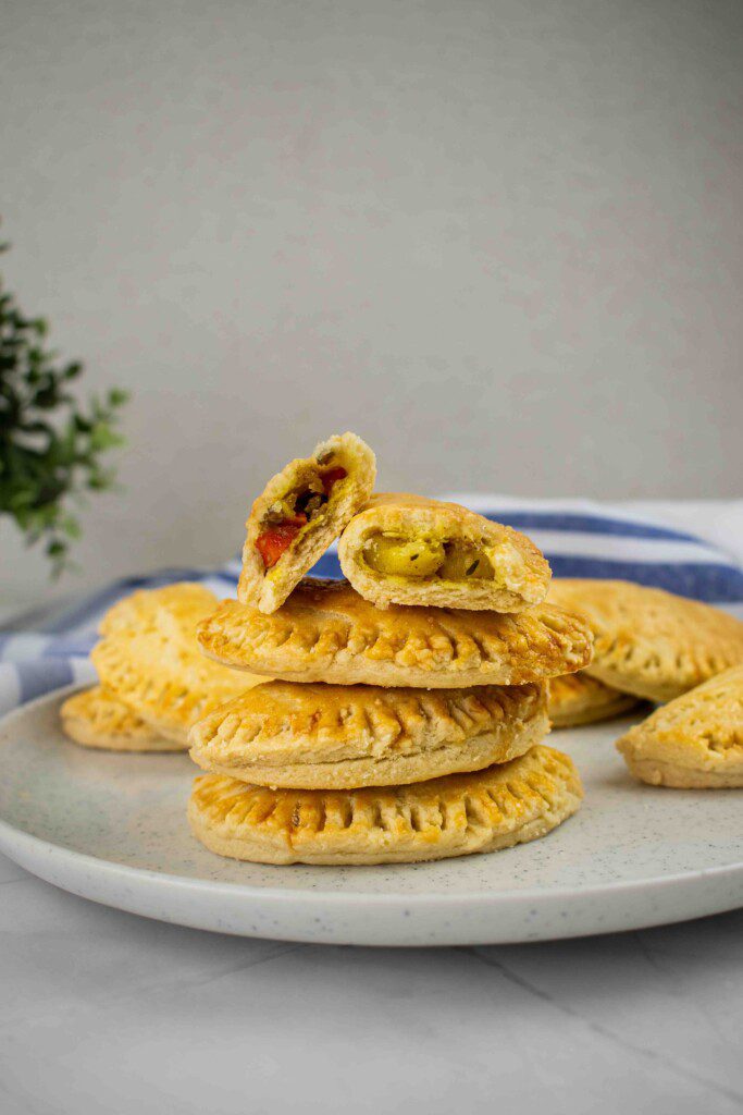 Maltos mėsos pyragėliai. Patiekta