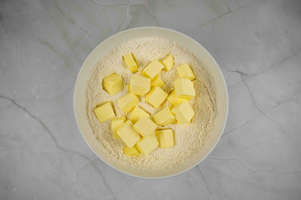 Maltos mėsos pyragėliai. Sviestas