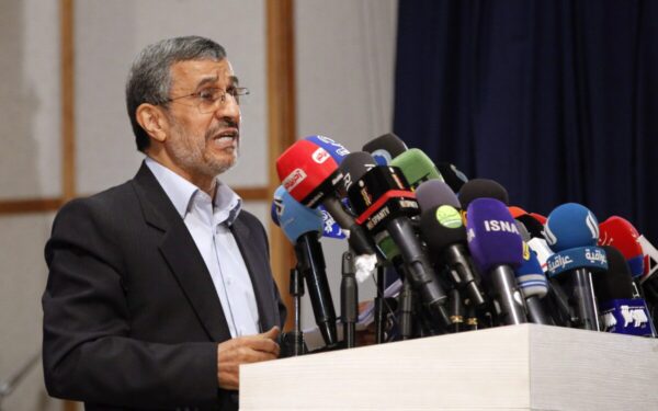 Teherane per aviacijos ataką nukautas Mahmoudas Ahmadinejadas