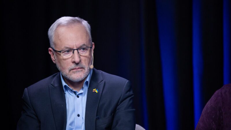 Politikų deklaracijos gali keistis: siūloma įpareigoti atskleisti visas turimas akcijas ir sandorius