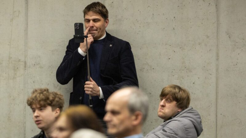 Skandalas kartojasi: Adomavičius vėl įkliuvo, tačiau pokalbis su paslaptingu „pareigūnu“ kelia dar daugiau nerimą keliančių klausimų