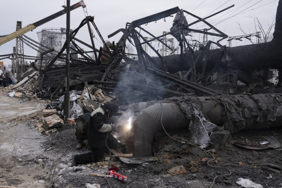 Meras: užtruks du mėnesius suremontuoti Kyjivo elektrinę, šildžiusią daugiau nei 1000 namų. EPA-ELTA