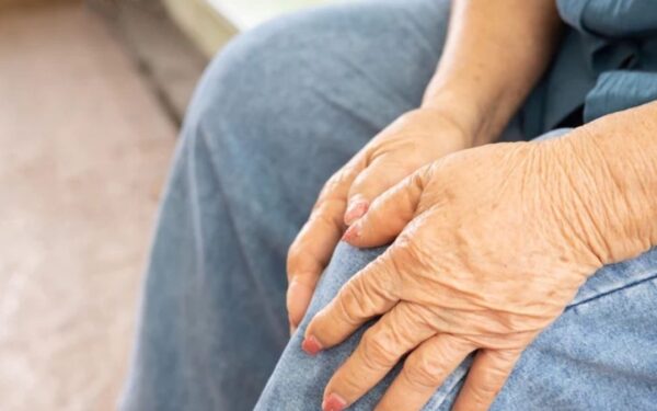 Šie gėrimai gali sumažinti sąnarių skausmą: rezultatus pajusite greičiau nei tikėjotės