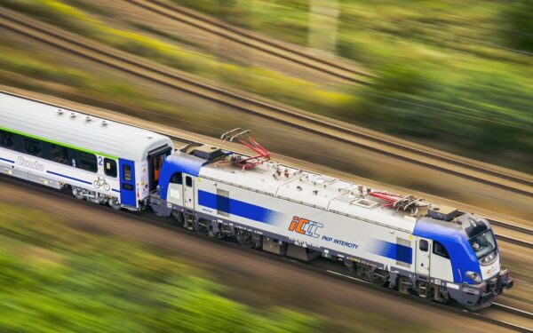 Rekordiniai planai: Lenkijos keleivinių vežimų bendrovė„PKP Intercity“ žada daugiau vietų ir pigesnes keliones