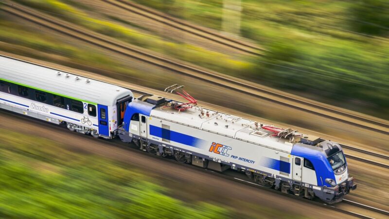 Rekordiniai planai: Lenkijos keleivinių vežimų bendrovė„PKP Intercity“ žada daugiau vietų ir pigesnes keliones