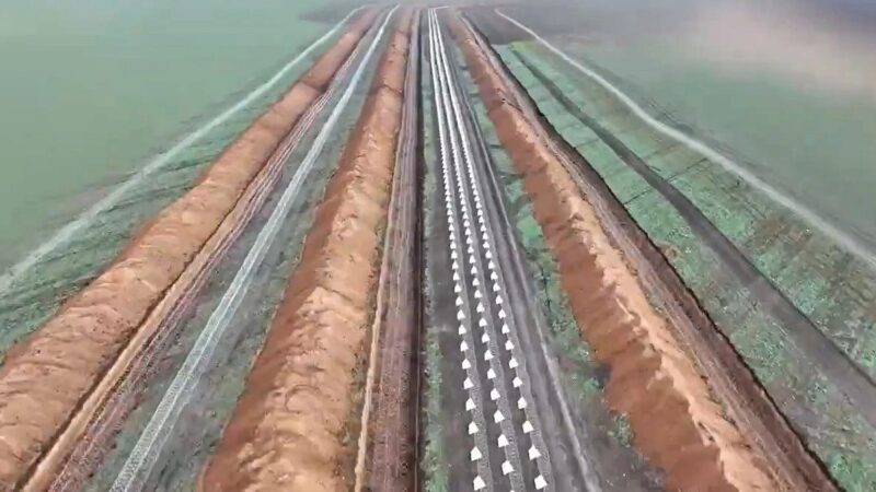 Rusams dar blogiau: Ukraina stato milžinišką gynybos liniją, įtvirtinimai jau matomi iš kosmoso