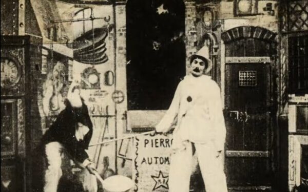 Radinys nustebino net ekspertus: namų skrynioje aptiktas šimtmetį dingęs filmas