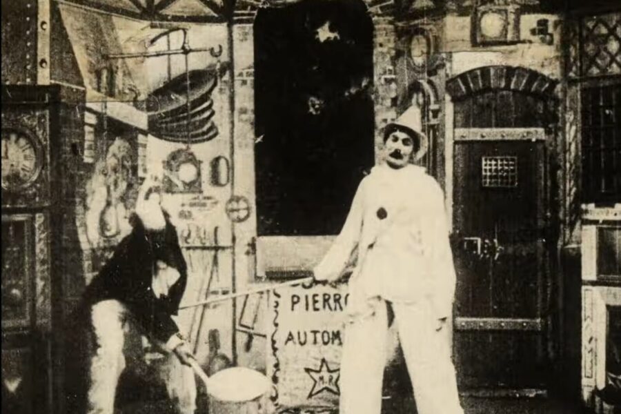 Radinys nustebino net ekspertus: namų skrynioje aptiktas šimtmetį dingęs filmas