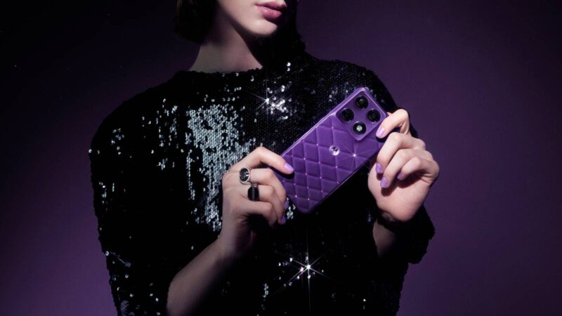 Prabanga kišenėje: „Motorola“ ir „Swarovski“ sukūrė išskirtinį modelį už beveik 1400 eur.