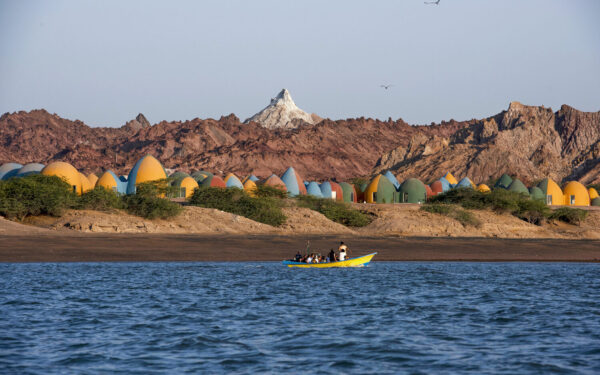 Taisyklės laužomos atvirai: sankcionuotas tanklaivis praplaukė, ką tai reiškia esamai situacijai?