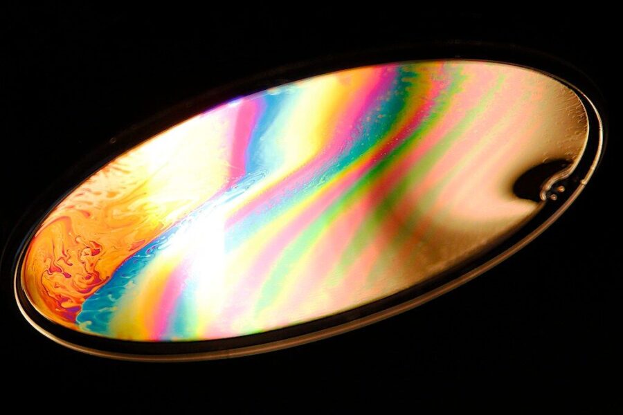 Dešimtmečius neišspręsta problema pagaliau įveikta: spalvų suvokimas turi naują paaiškinimą