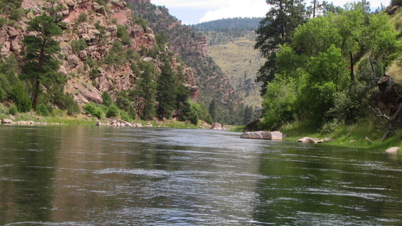 Upės, kuri kyla į kalnus fenomenas: naujas tyrimas keičia supratimą apie jos kilmę