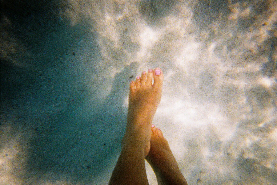 Lauro lapų vonelė pėdoms: sužinokite, kaip ji gali padėti nuo blogo kvapo ir diskomforto