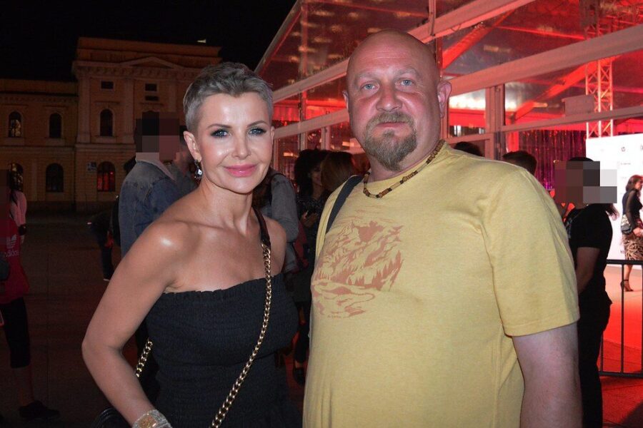 Elegantiškas ir praktiškas vasaros derinys: universalus kombinezonas kelionėms ir šventėms