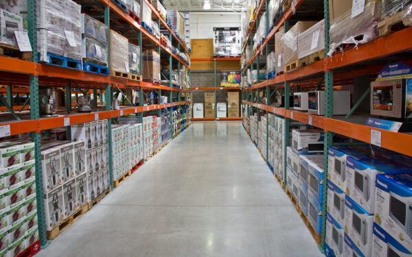 Absurdas be stabdžių: gavę pensijos pinigus lietuviai masiškai užplūdo parduotuves