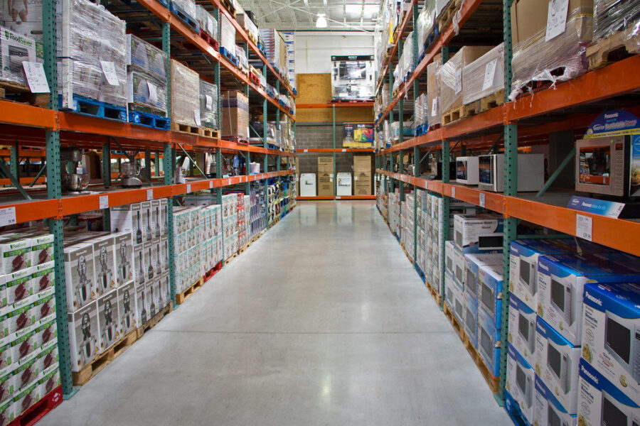 Absurdas be stabdžių: gavę pensijos pinigus lietuviai masiškai užplūdo parduotuves