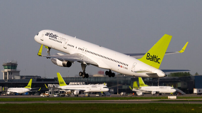 Kodėl prireikė skubaus posėdžio? Latvijos premjerė sušaukia ministrus dėl „airBaltic“ padėties