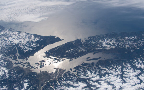 Mokslininkai tyrė povandeninį ugnikalnį: nauji atradimai apie lavos formuojamą pasaulį