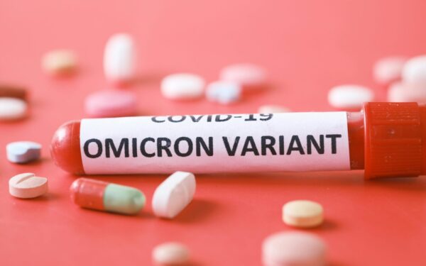 Naujas variantas, bet tie patys simptomai: Ukrainoje nustatytas naujas COVID-19 variantas