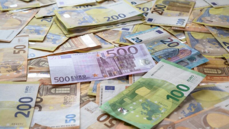 ES gali įvesti naują mokestį: skaičiuojama milijardinė nauda biudžetui