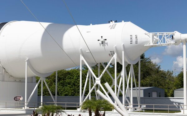 Kvapą gniaužiantis skrydis: „Artemis II“ astronautai grįžo po rekordinės kelionės