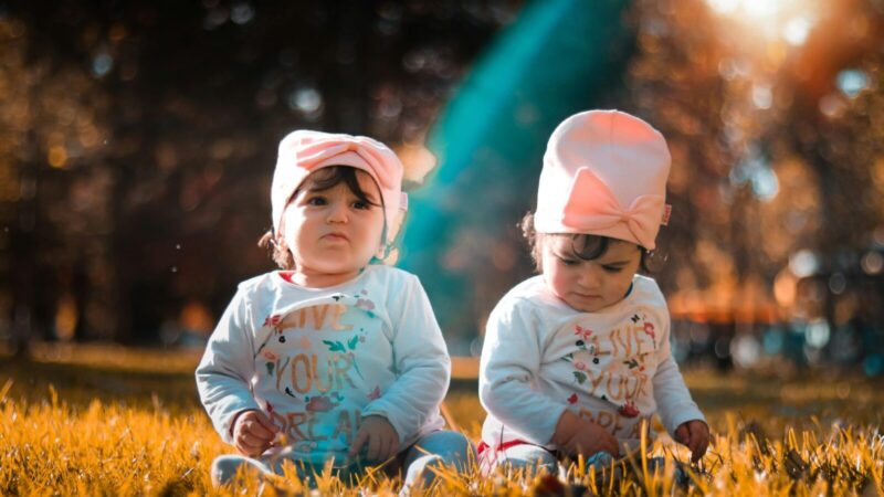 Netikėta tiesa apie dvynius: mokslininkai paaiškina, kas vyksta dar ankstyvoje vaikystėje