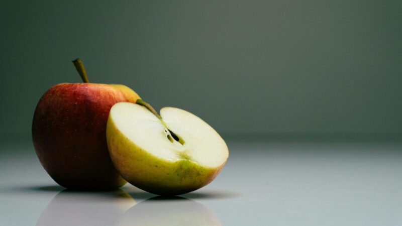 Obuoliai kasdienėje mityboje: privalumai, poveikis cholesterolio lygiui ir galimi minusai