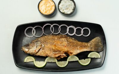 Lengvesnė alternatyva džiūvėsėliams: sužinokite, kodėl kepant žuvį verta rinktis bulvių krakmolą