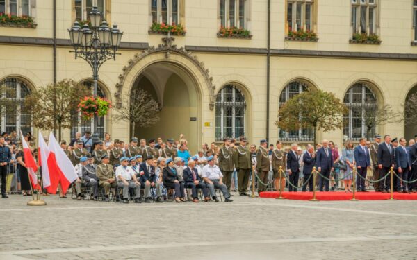 Naujos kartos karo technologijos: Belgijos kariuomenė testuoja Lenkijos bepiločius