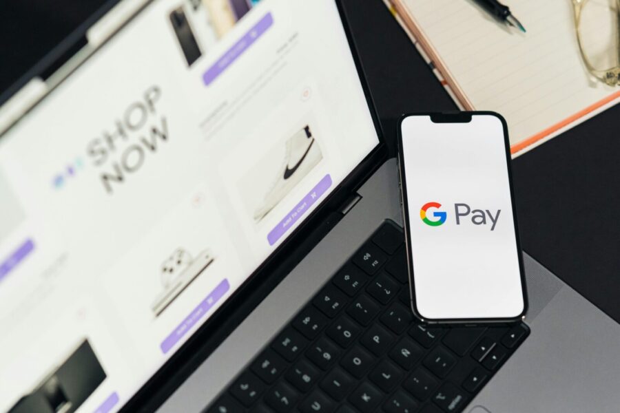 Mažiau netikėtų duomenų pasiūlymų: „Google“ stiprina privatumo kontrolę „Wallet“ programėlėje