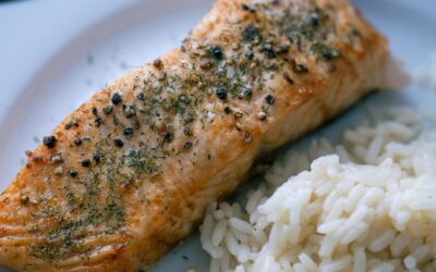 200 laipsnių taisyklė ir praktiniai patarimai, kaip kepti lašišą orkaitėje, kad ji būtų sultinga