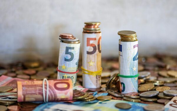 Turi pakankamai pinigų, bet vis tiek jautiesi neužtikrintas? Šis jausmas turi paaiškinimą